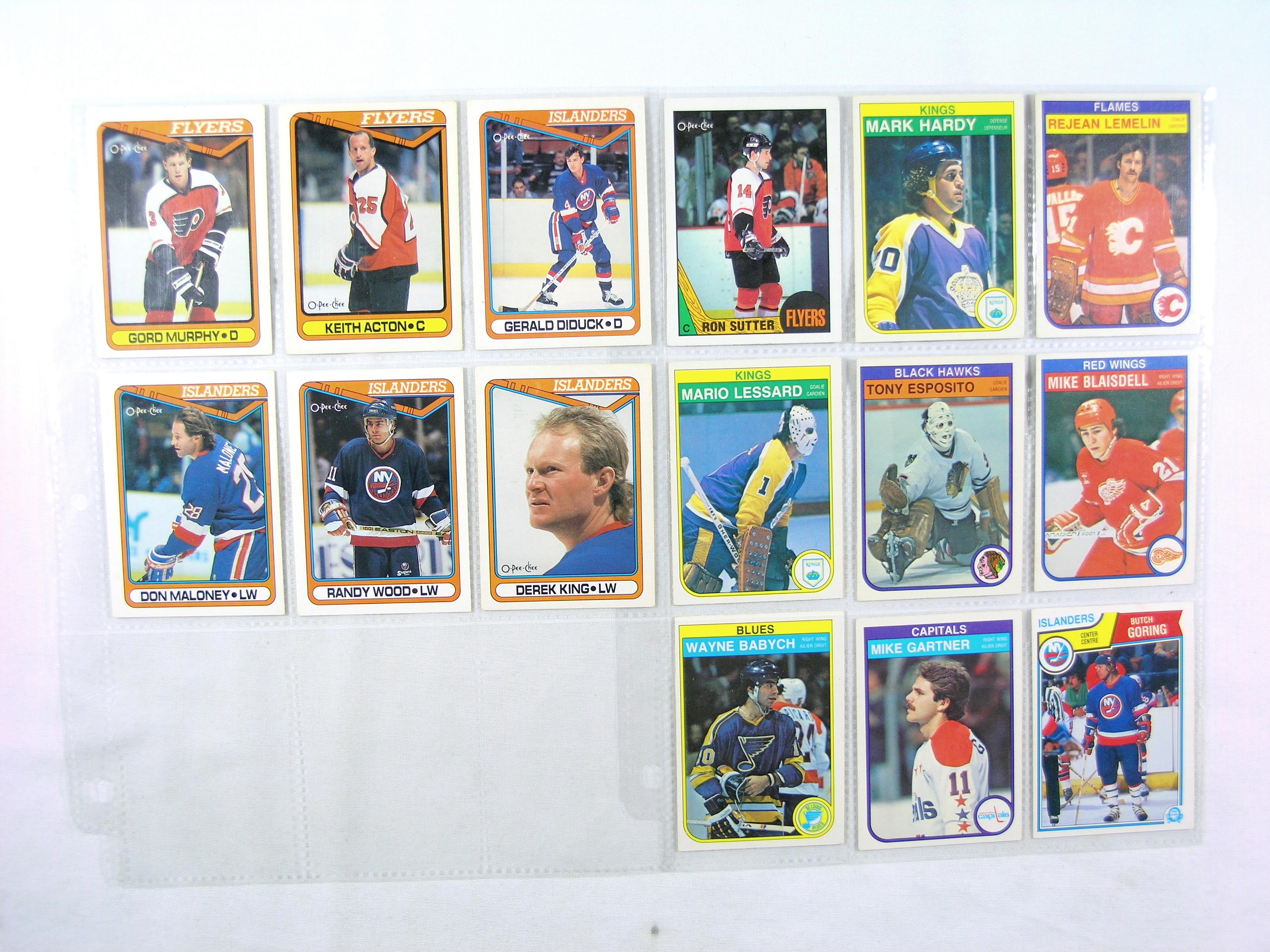 (123) 1990s O-Pee-Chee Hockey Cards. NM-Mint Conditions