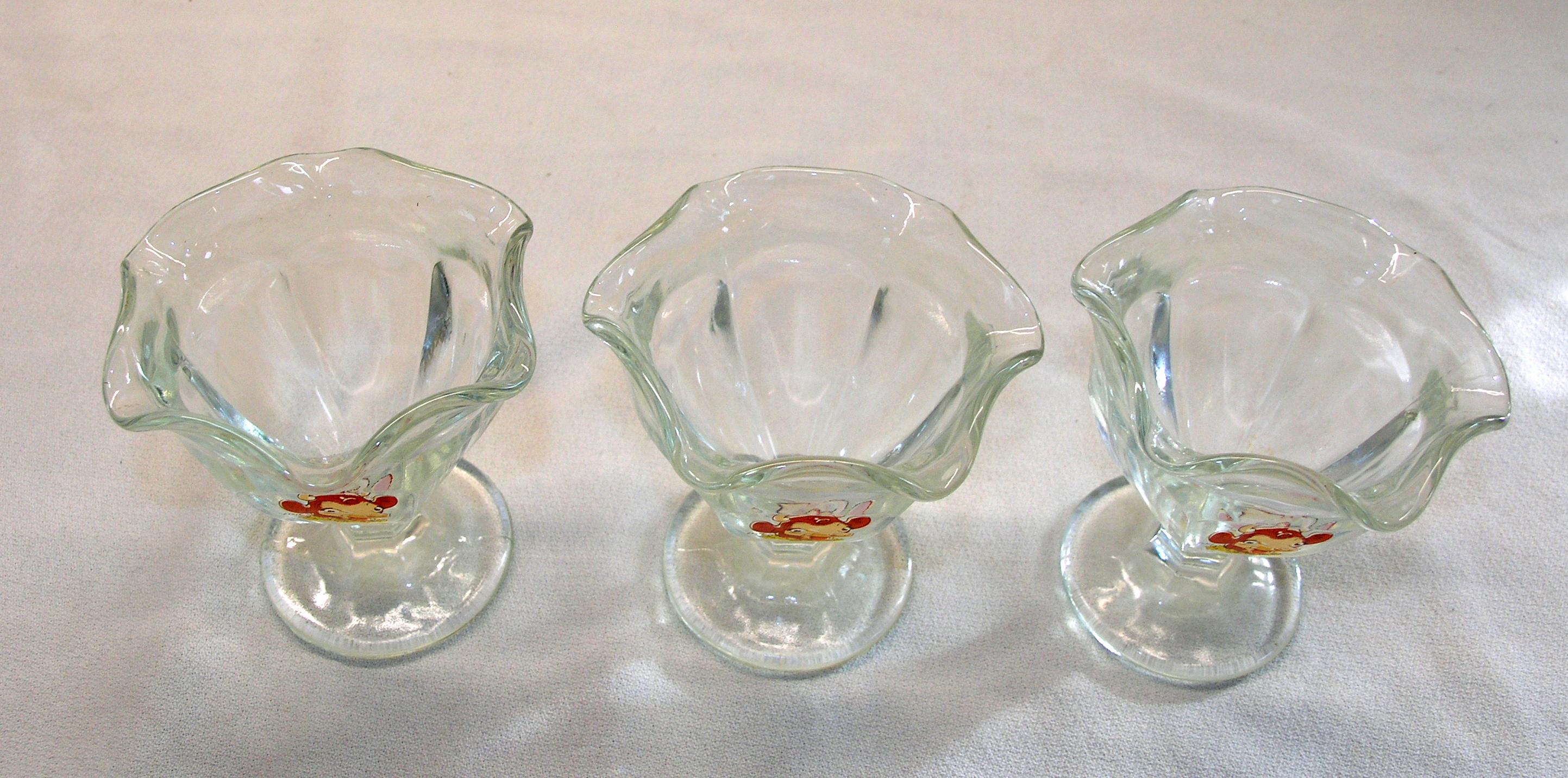 (3) Vintage Borden's "Elsie" Glass Ice Cream Sundae Desert Cups. No Chips o