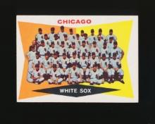 1960 Topps Baseball Card #208 Chicago White Sox Team/Checklist