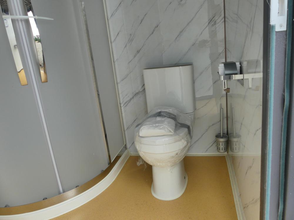 Bastone Mobile Toilet w/ Shower, Sink & Window