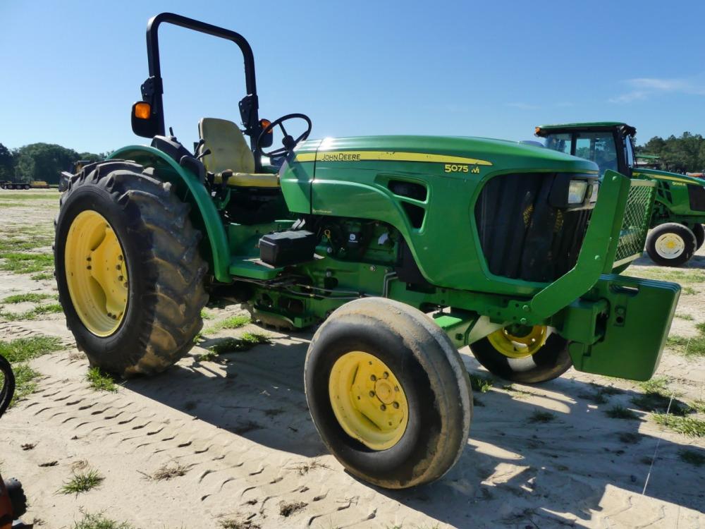 John Deere 5075M