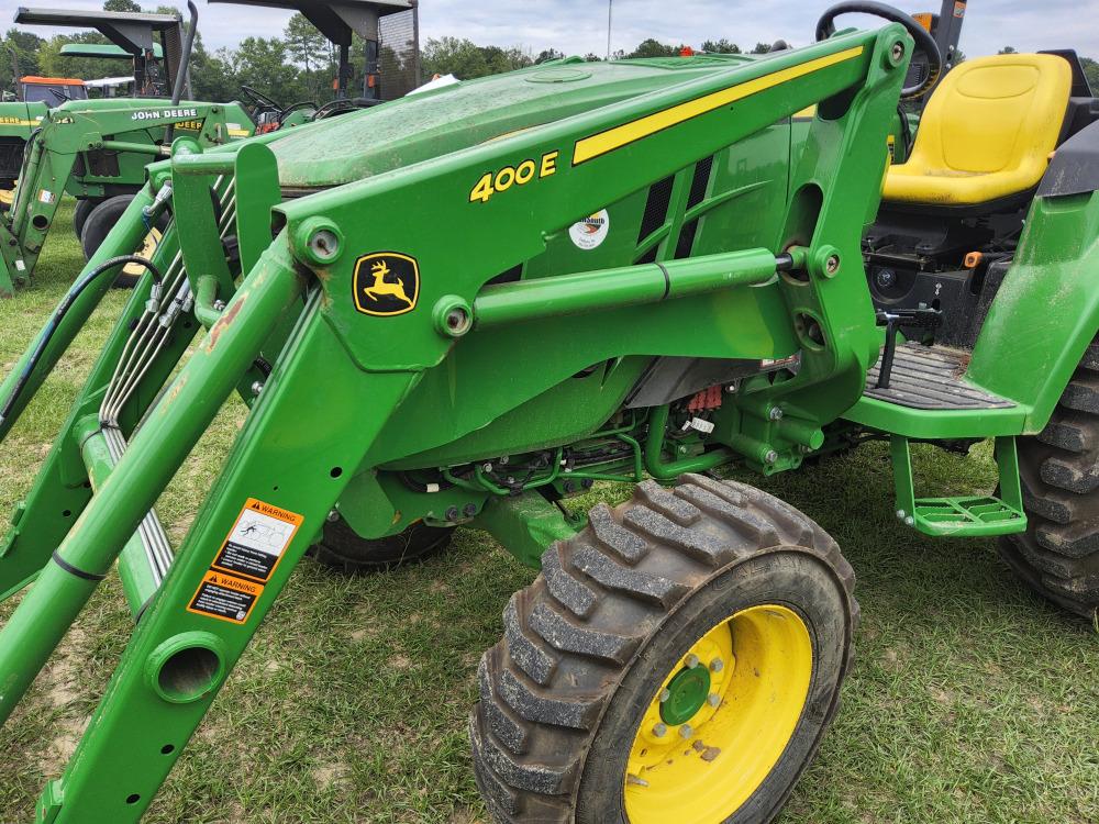 2022 John Deere 4052M