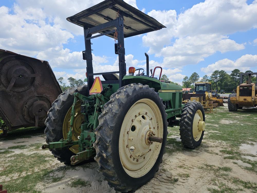 John Deere 7210