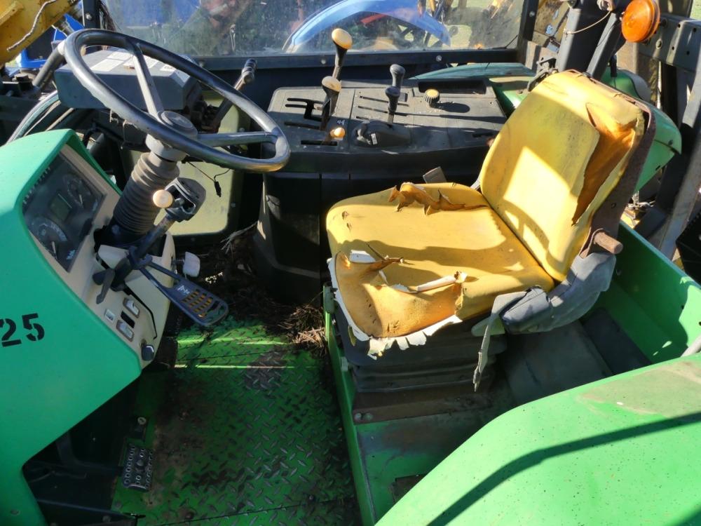 John Deere 6715