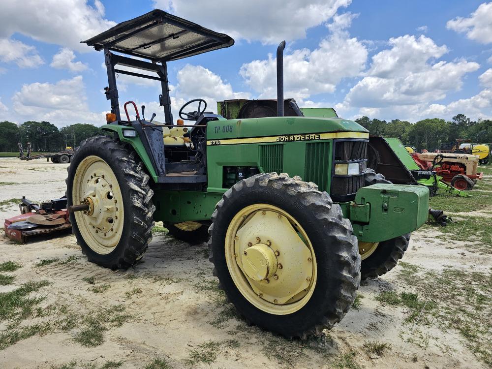 John Deere 7210