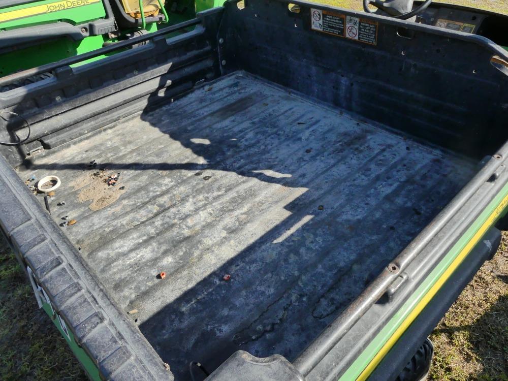 John Deere 4x2 TX Gator