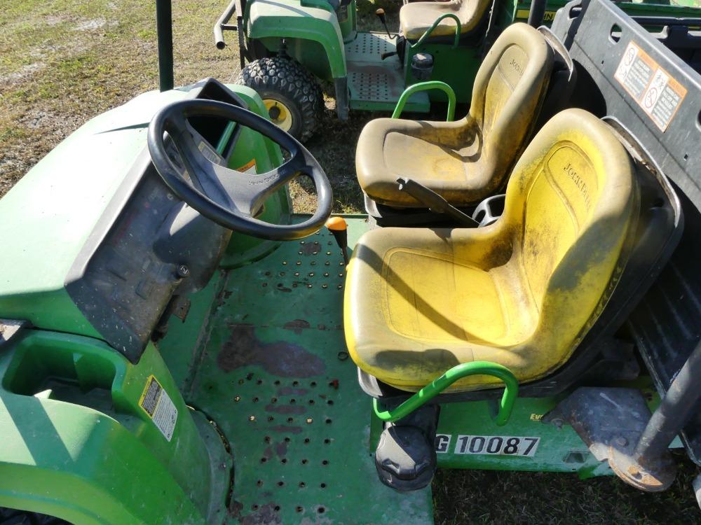 John Deere 4x2 TX Gator