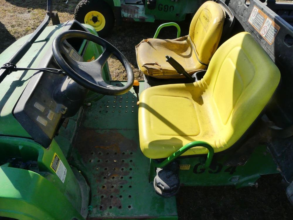 John Deere 4x2 TX Gator