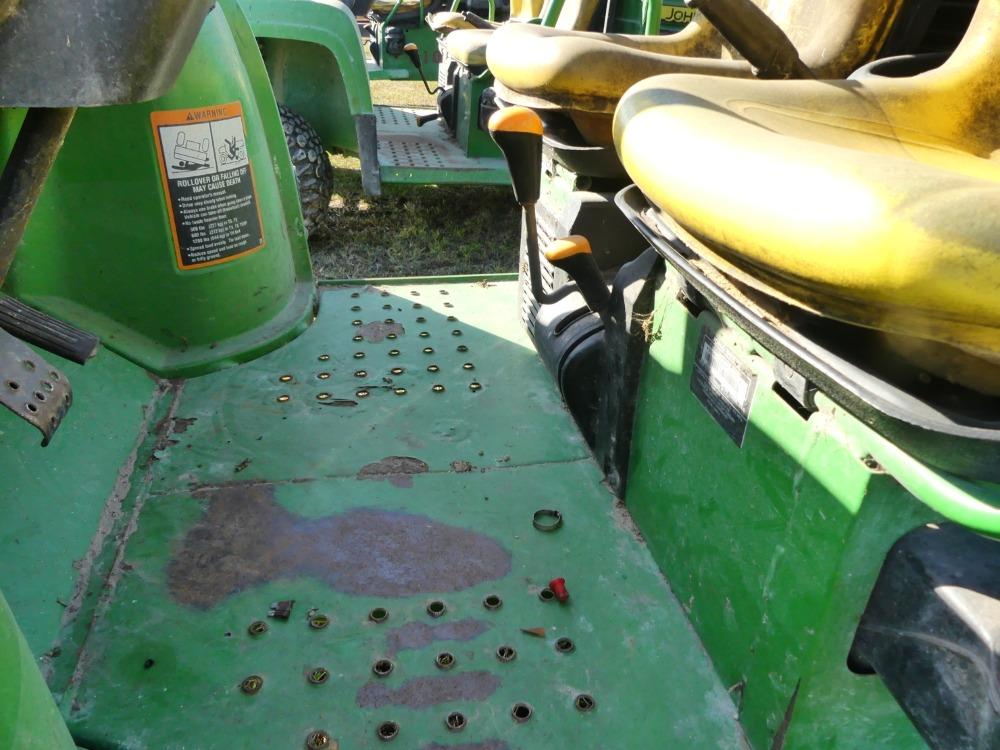 John Deere 4x2 TX Gator