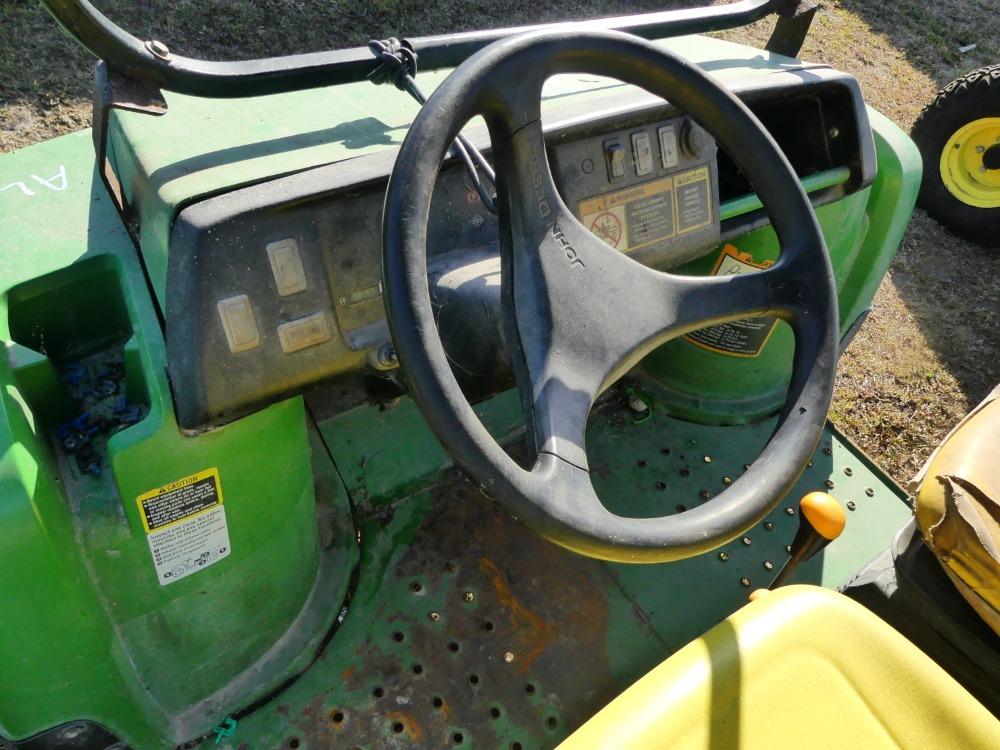 John Deere 4x2 TX Gator