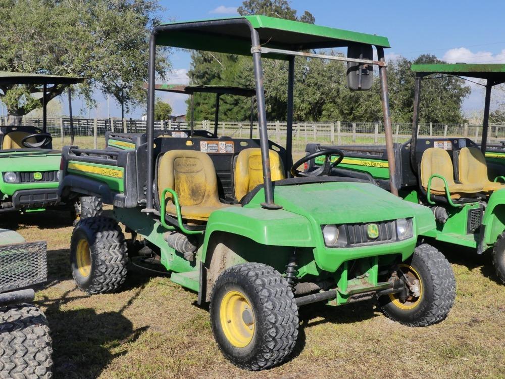 John Deere 4x2 TX Gator