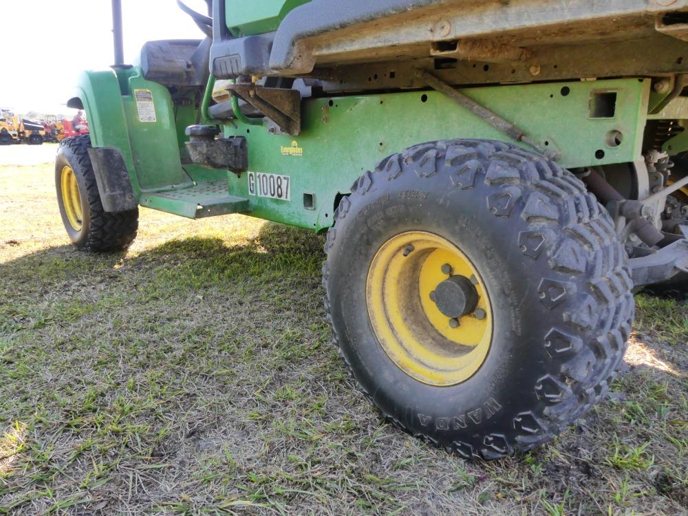 John Deere 4x2 TX Gator
