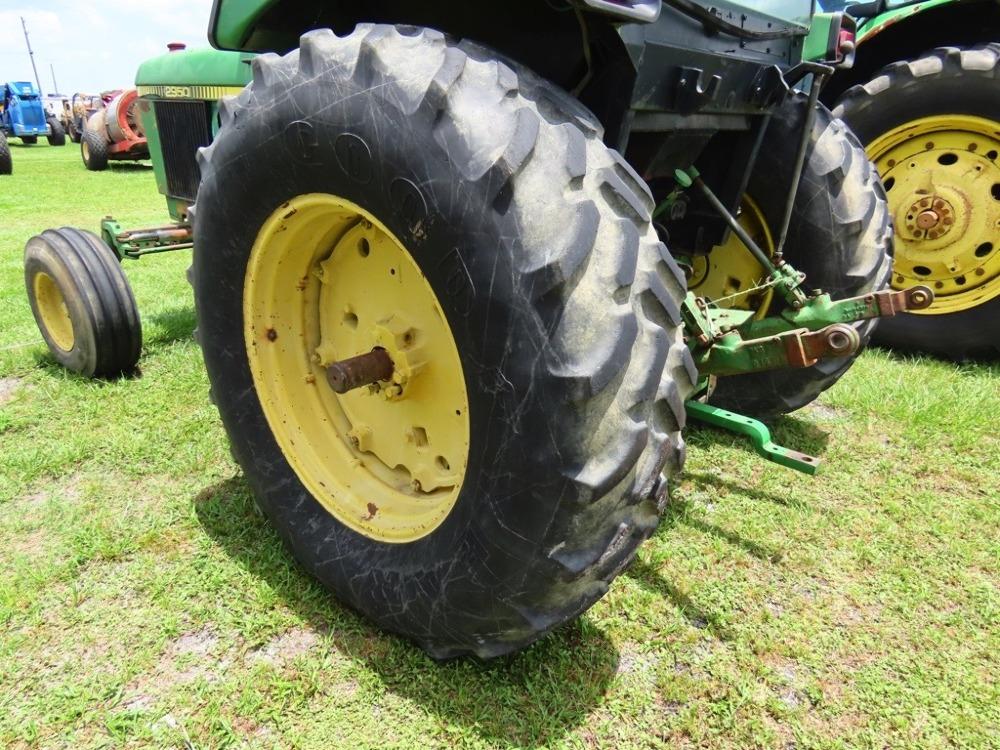 John Deere 2950