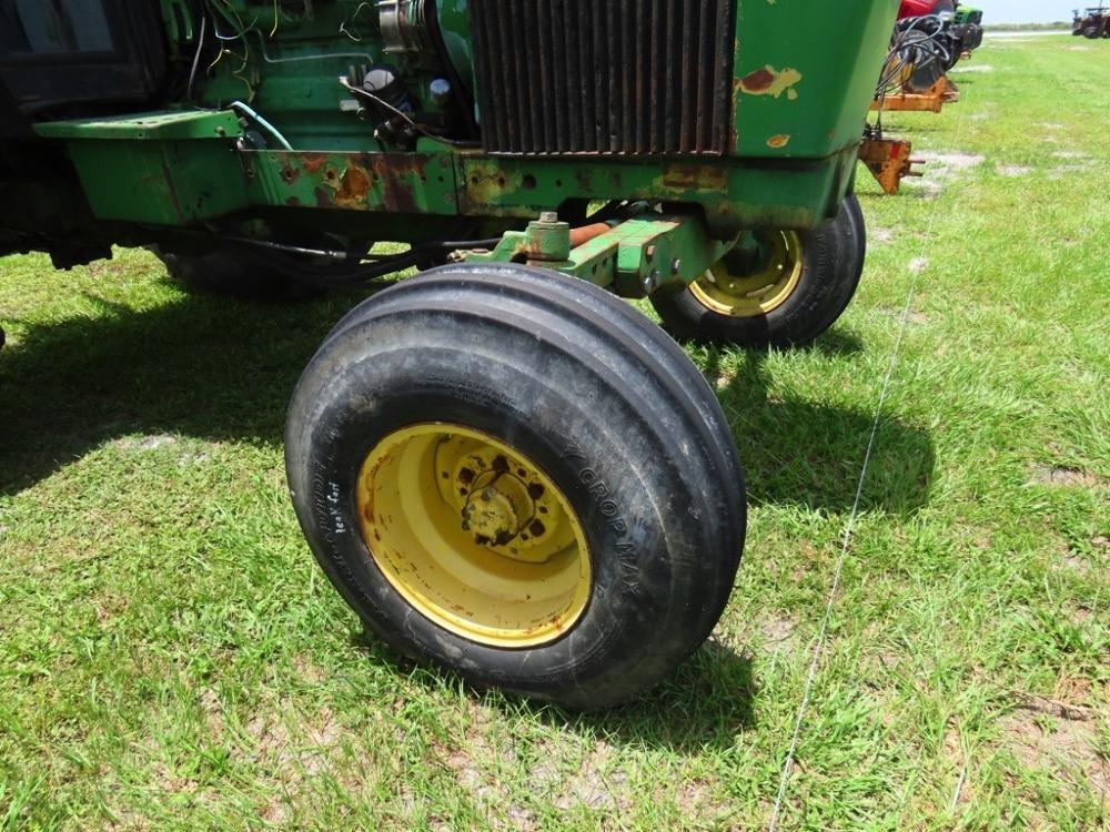 John Deere 2950
