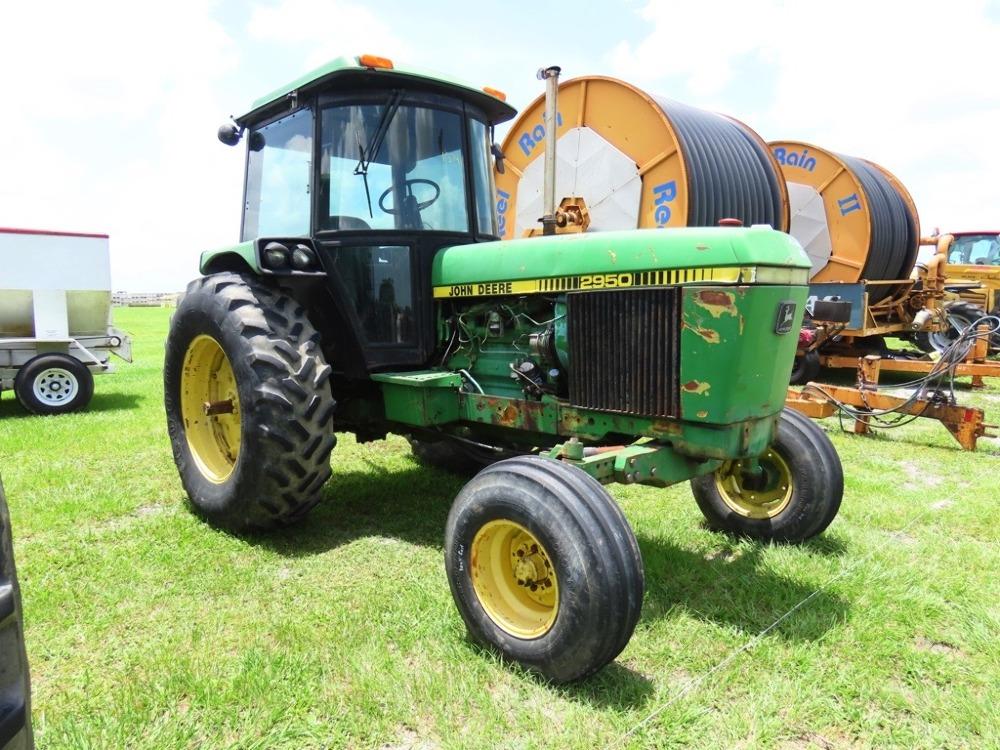 John Deere 2950