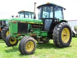 John Deere 2950