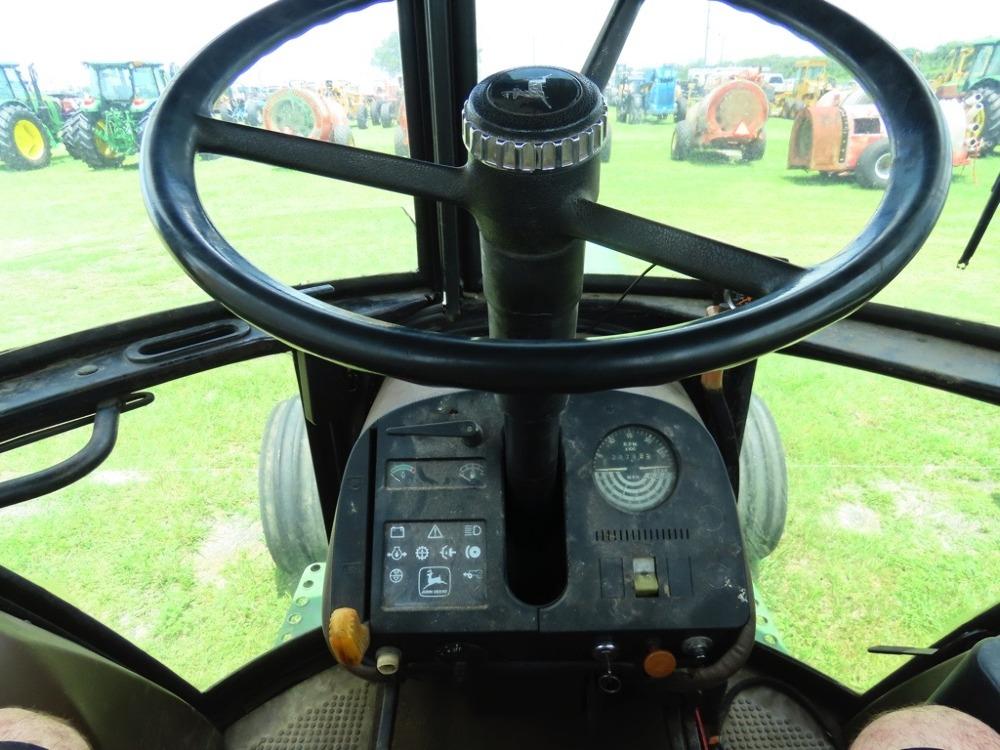 John Deere 2950