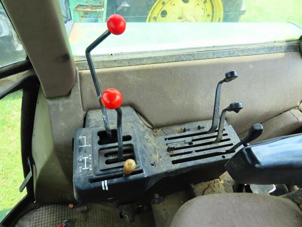 John Deere 2950