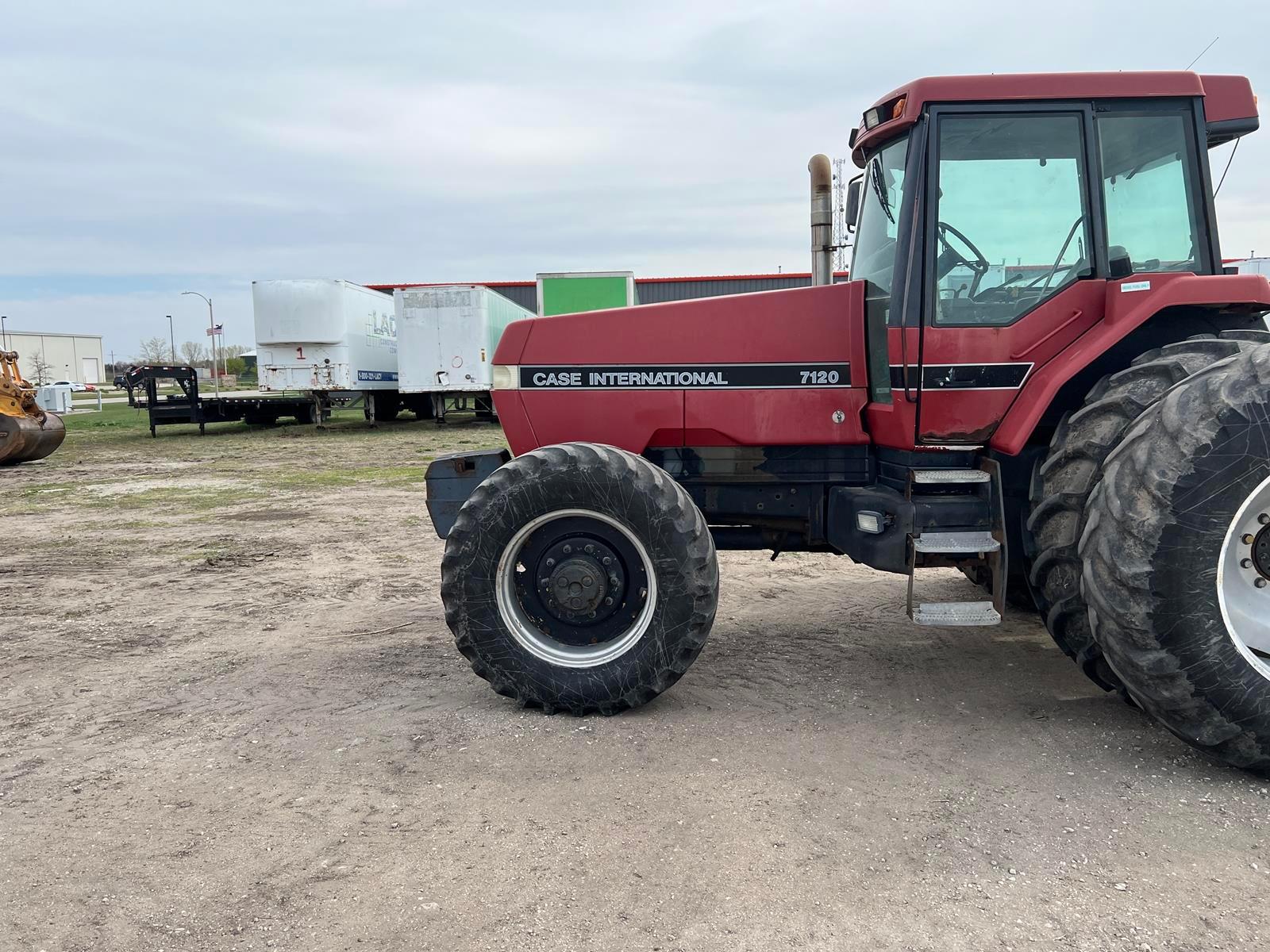 1989 Case Magnum 7120 Mfwd Tractor