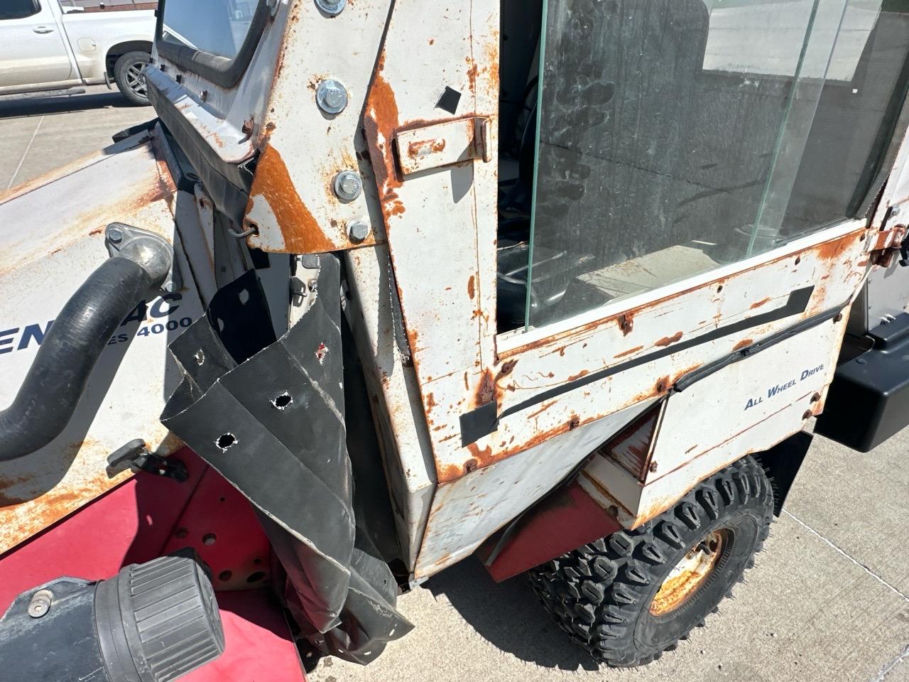 1999 Ventrac 4000 Tractor