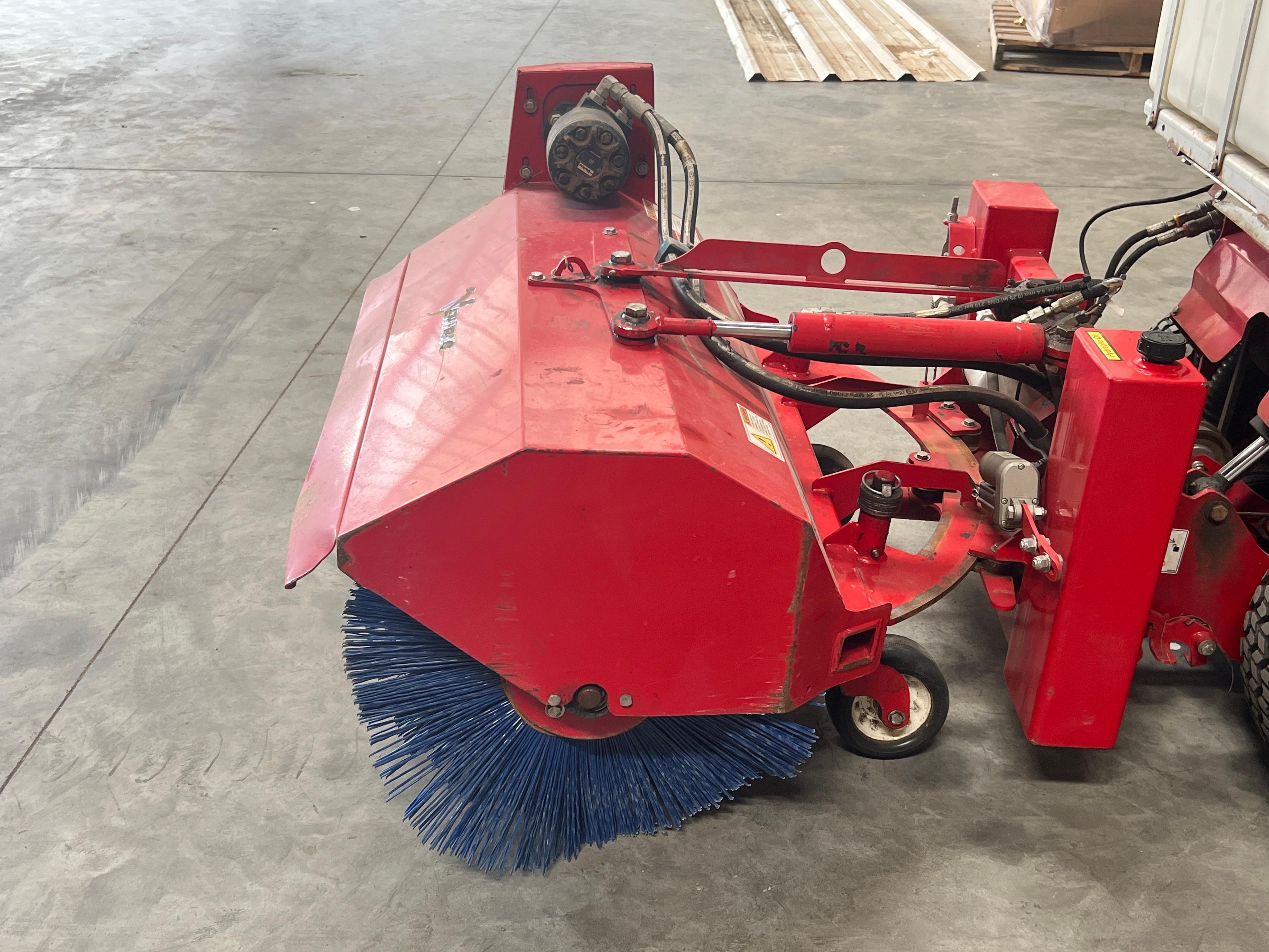 2019 Ventrac Stand-up Ssv