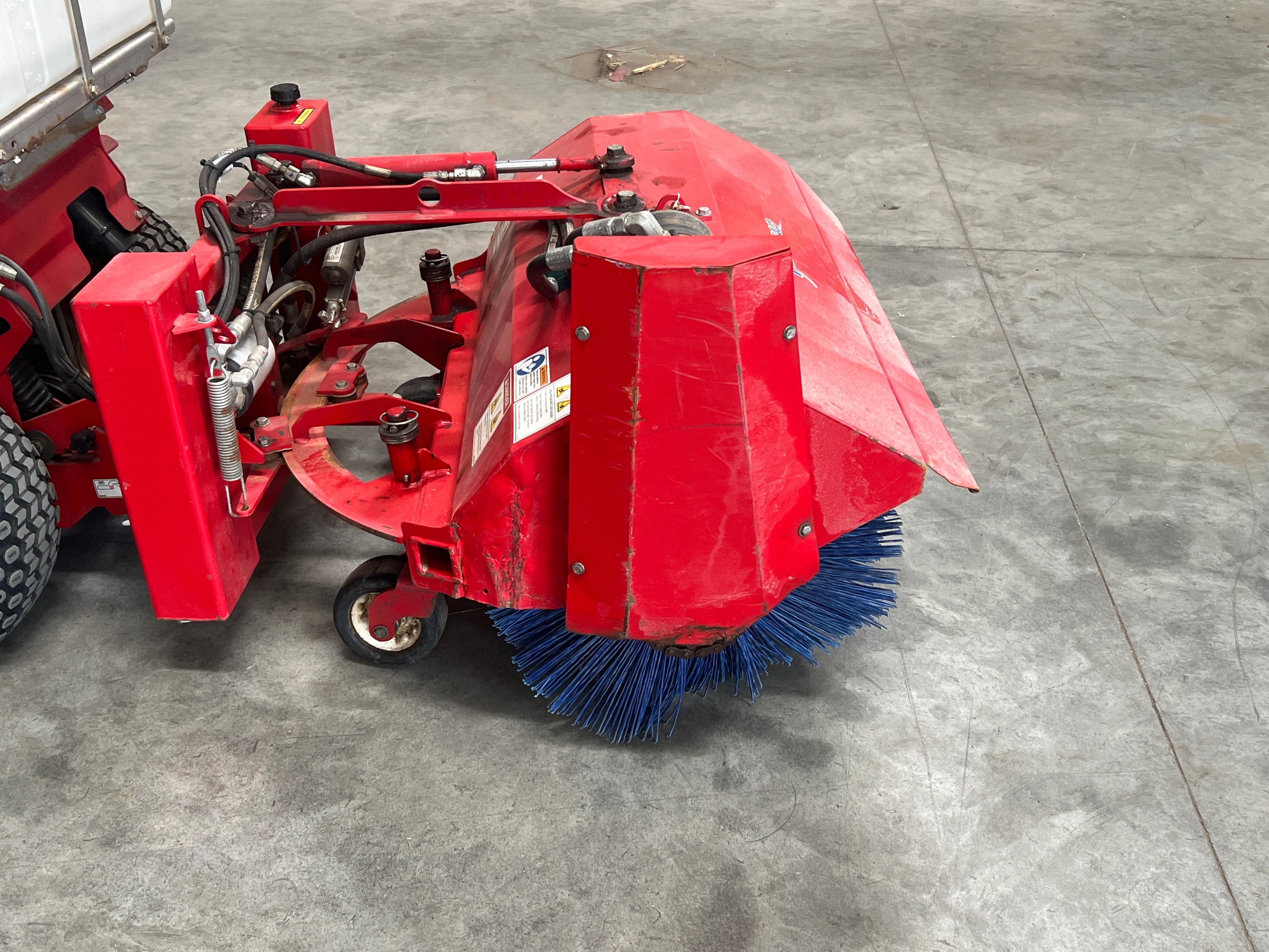 2019 Ventrac Stand-up Ssv