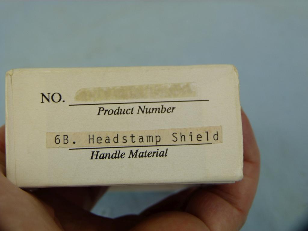 Winchester USA 29105, '94 large guide knife, orange bone, with box