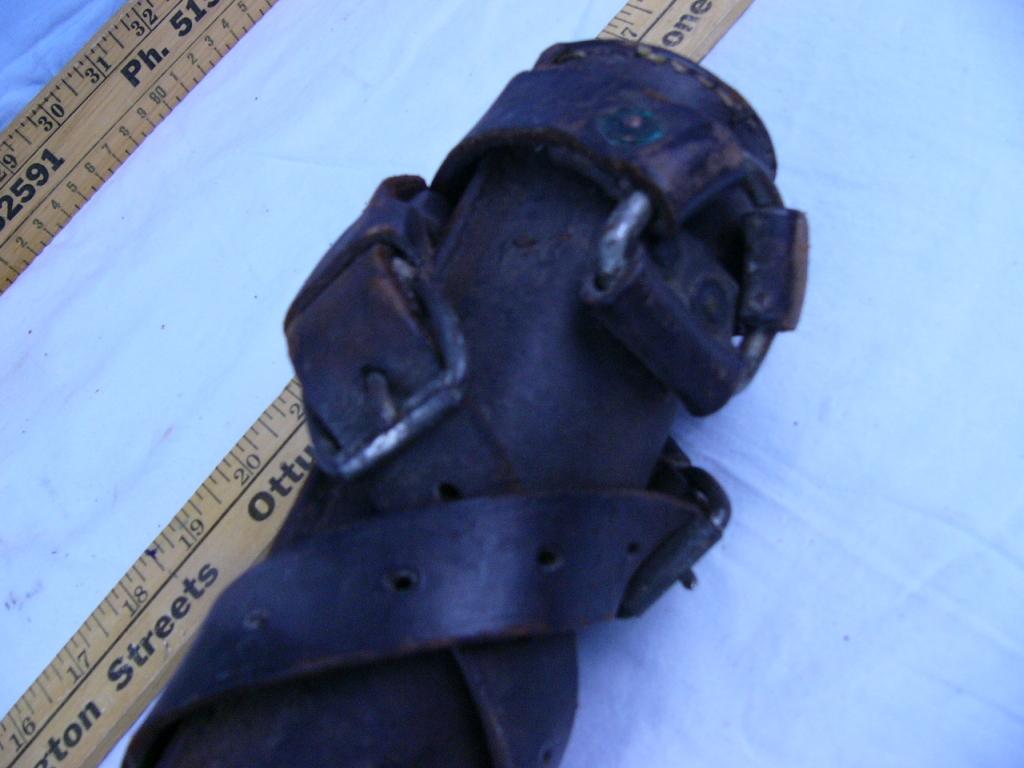 Leather scabbard for flag or telescope - 31" L