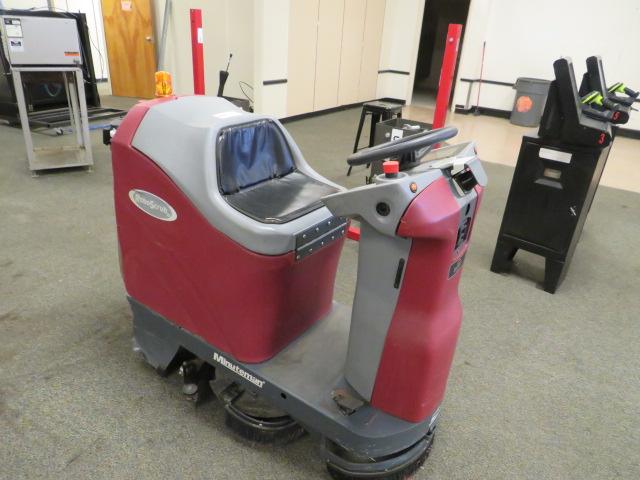 MINUTEMAN ROBO SCRUB 20 ROBOTIC RIDE-ON FLOOR MACHINE