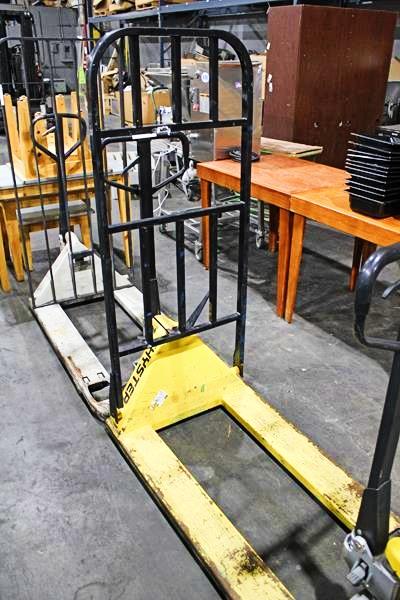 HYSTER MANUAL PALLET JACK