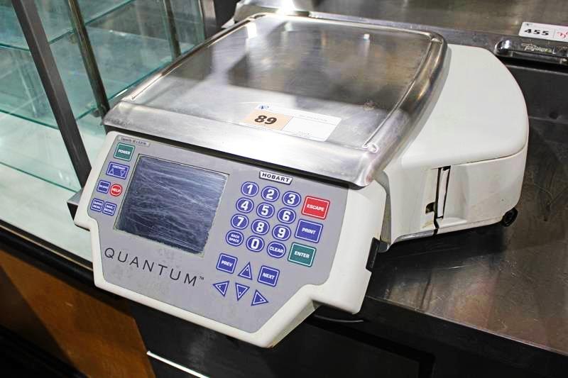 HOBART QUANTUM DIGITAL SCALE