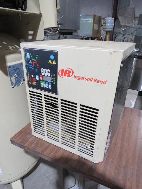 INGERSOL RAND 80-GALLON AIR COMPRESSOR 208V/3PH