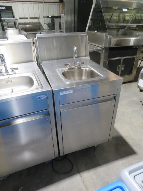 24X32 QUALSERV MOBILE HAND SINK WITH WATER HEATER