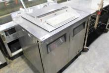 USED TRUE 3FT SELF CONTAINED 2-DOOR WORKTOP COOLER
