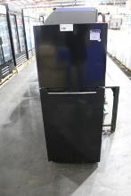 USED MAGIC CHEF REFRIGERATOR