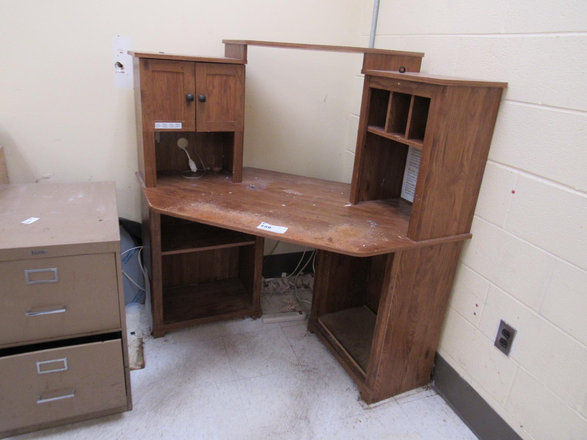 CORNER DESK