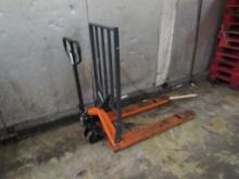 TOYOTA PALLET JACK