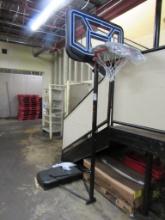LIFETIME BASKETBALL GOAL