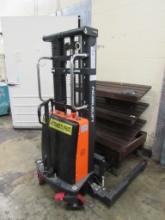 2021 NOBLELIFT SPN22-98 2200LB SEMI-ELECTRIC STACKER