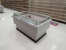 5FT KYSOR D11 SPOT MERCHANDISER '95 - REMOTE COOLED, NO COMPRESSOR