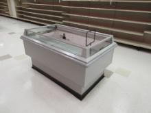 5FT KYSOR D11 SPOT MERCHANDISER '95 - REMOTE COOLED, NO COMPRESSOR