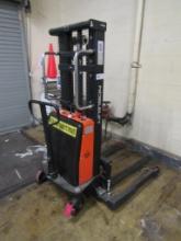 2021 NOBLELIFT SPN22-98 2200LB SEMI-ELECTRIC STACKER