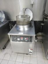 BKI BLF AUTO-LIFT FRYER WITH FILTER