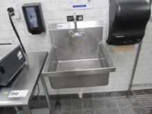 STAINLESS STEEL HAND SINK