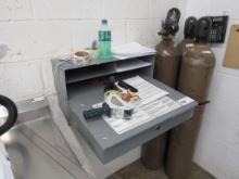 RECEIVING DESK