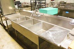 94IN STAINLESS STEEL 3-COMPARMENT SINK