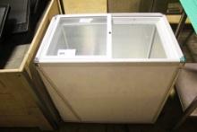 32IN. SELF CONTAINED MOBILE SLIDE-TOP SPOT MERCHANDISER FREEZER