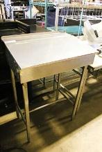 30IN. STAINLESS STEEL RECEIVING DESK