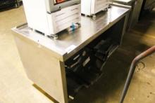 5FT STAINLESS STEEL TABLE ON CASTERS