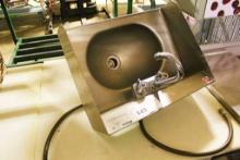 19IN. STAINLESS STEEL HAND SINK